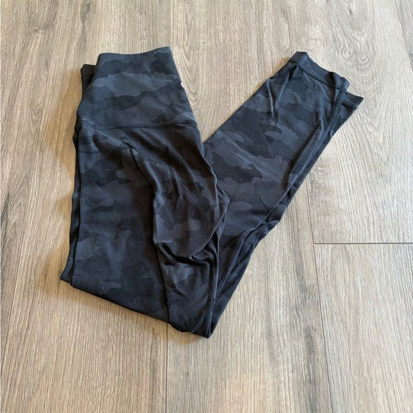 Lululemon athletica size 6 align black camo leggings - Picture 1 of 3